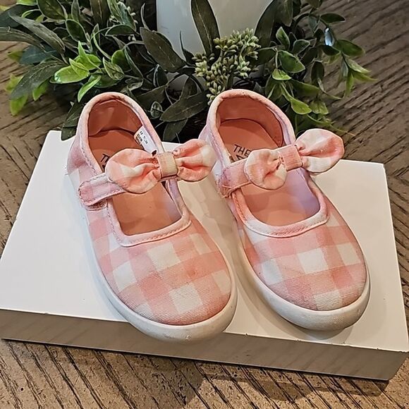 Pink gingham velcro shoes size 9 - Picture 1 of 10
